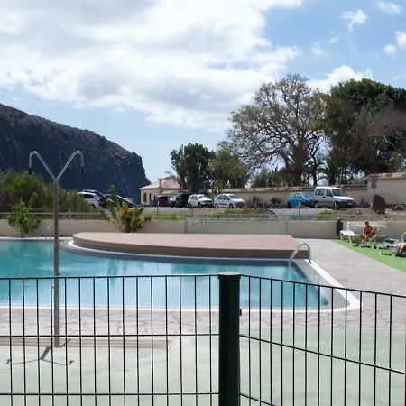 New Refurbished Seafront Los Cristianos Disabled Friendly Apt דירה *