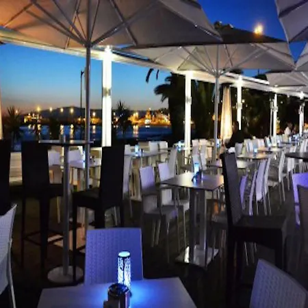 Apartment New Refurbished Seafront Los Cristianos Disabled Friendly Apt Arona (Tenerife)