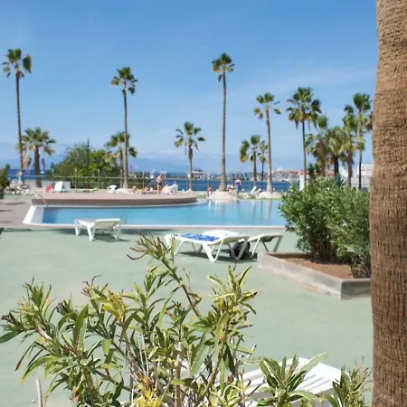 New Refurbished Seafront Los Cristianos Disabled Friendly Apt شقة أرونا