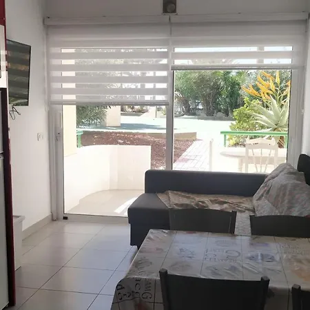 New Refurbished Seafront Los Cristianos Disabled Friendly Apt 아파트