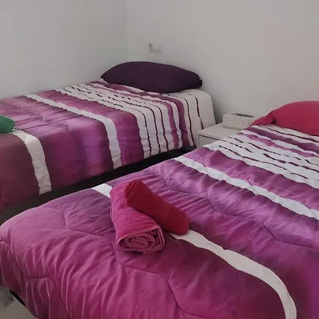 아파트 New Refurbished Seafront Los Cristianos Disabled Friendly Apt 아로나